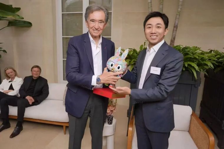 泡泡玛特董事长王宁到访LVMH总部,两位掌门人会聊什么?